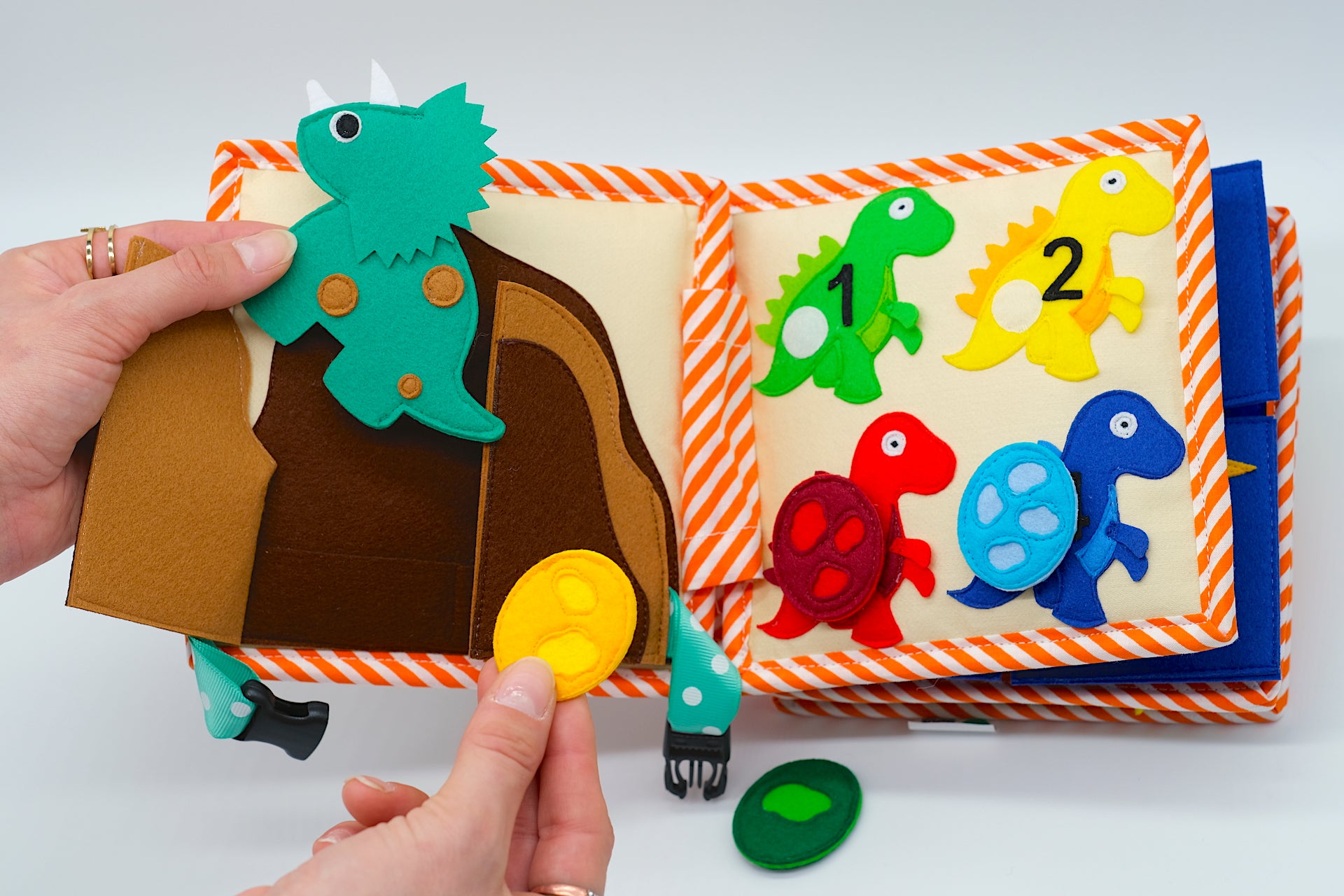 Dino Friends - 6 Pages Mini Quiet Book