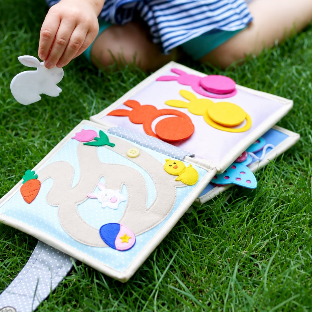 Funny Bunny- 6 pages Mini Quiet Book 